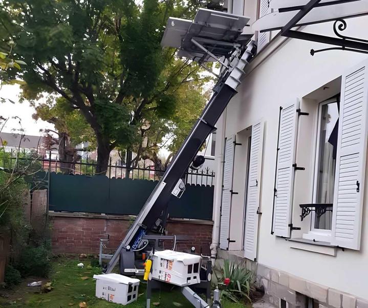 Simplifiez votre déménagement à l’étage en louant nos monte-meubles !
